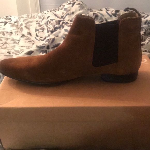 ASOS Tan Chelsea boots - Picture 2 of 4